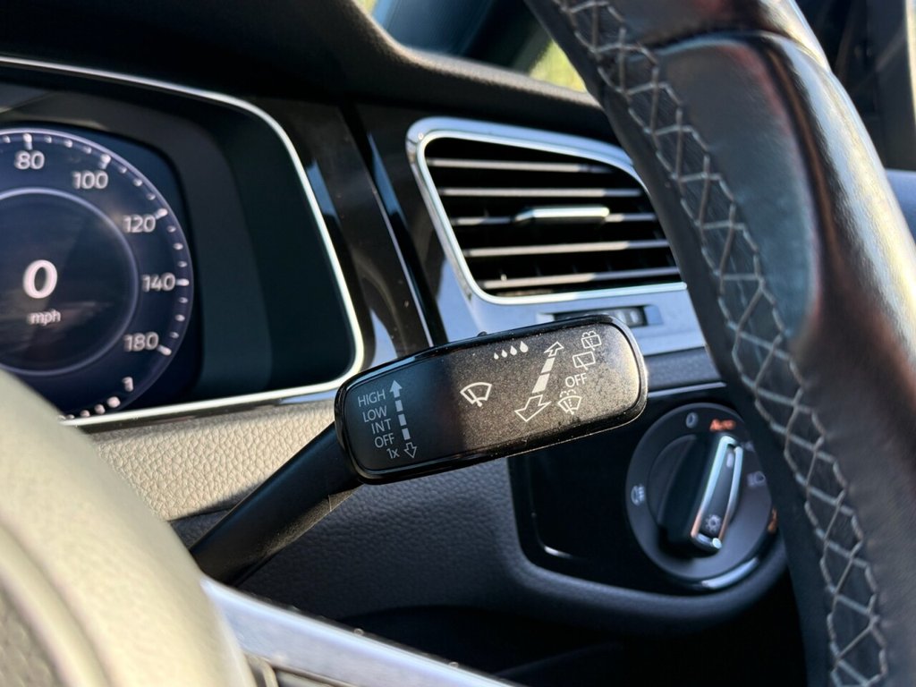 Used Volkswagen Golf 2017 for sale - 76590932: Photo 41