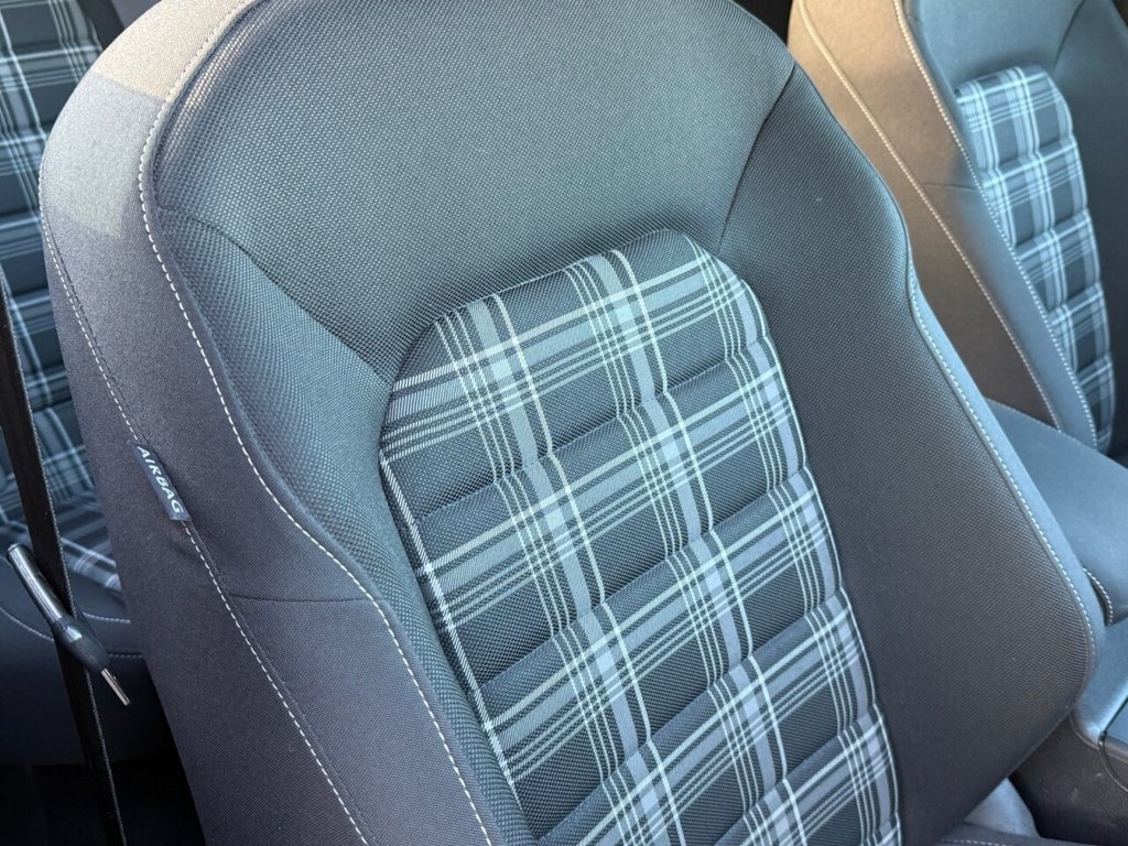 Used Volkswagen Golf 2017 for sale - 76590932: Photo 47