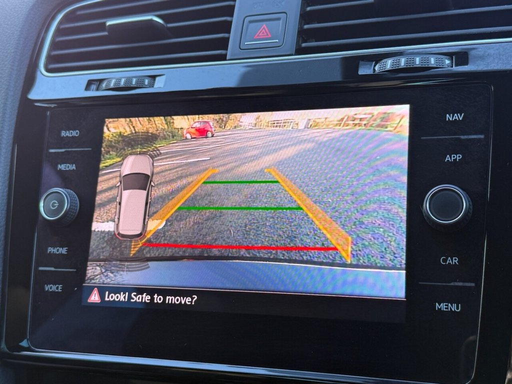 Used Volkswagen Golf 2017 for sale - 76590932: Photo 6