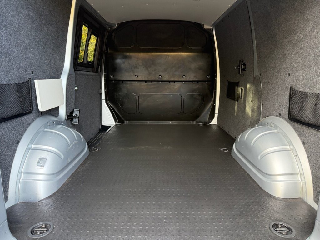 Used Volkswagen Transporter 2021 for sale - 77161717: Photo 2