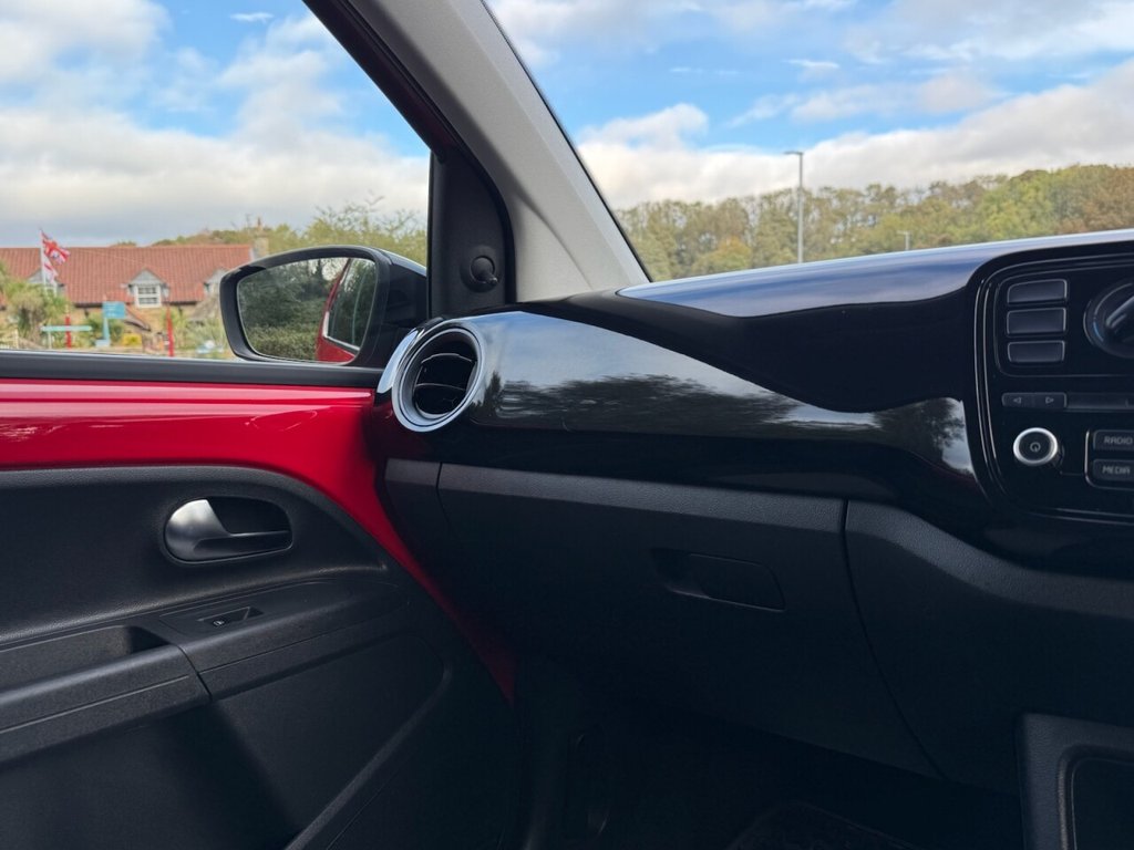 Used Volkswagen up! 2016 for sale - 76338369: Photo 37