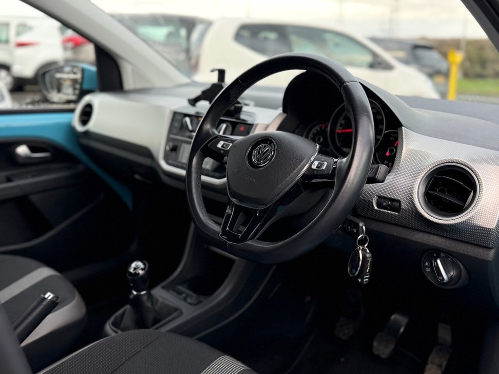 Used Volkswagen up! 2019 for sale - 76686262: Photo 2