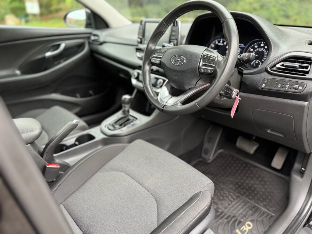 Used Hyundai i30 2021 for sale - 76338400: Photo 10