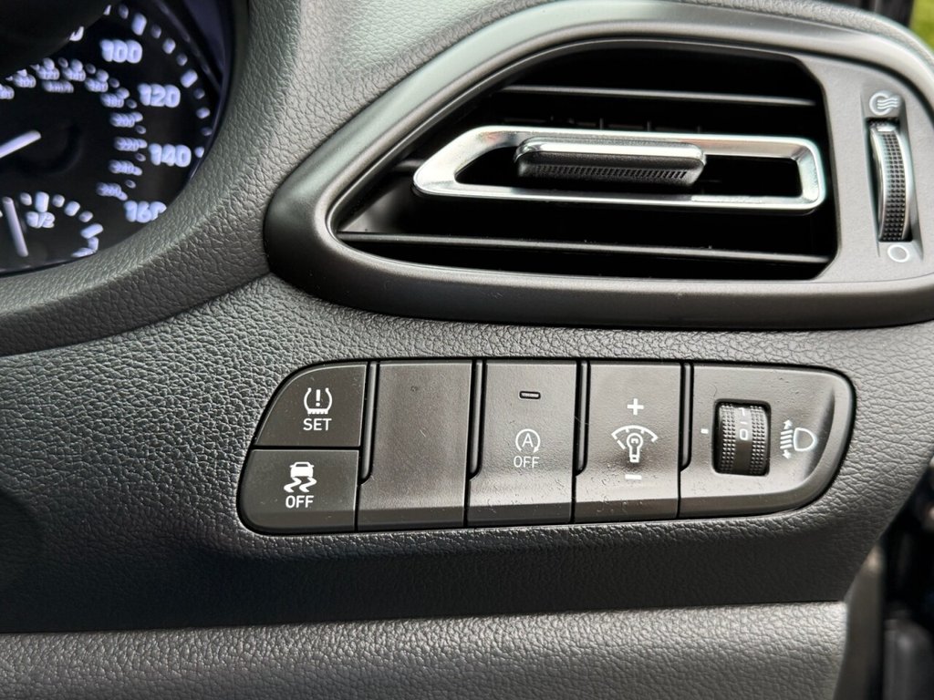 Used Hyundai i30 2021 for sale - 76338400: Photo 38
