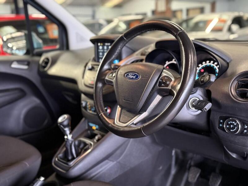 Used Ford Transit Courier 2019 for sale - 77850837: Photo 2