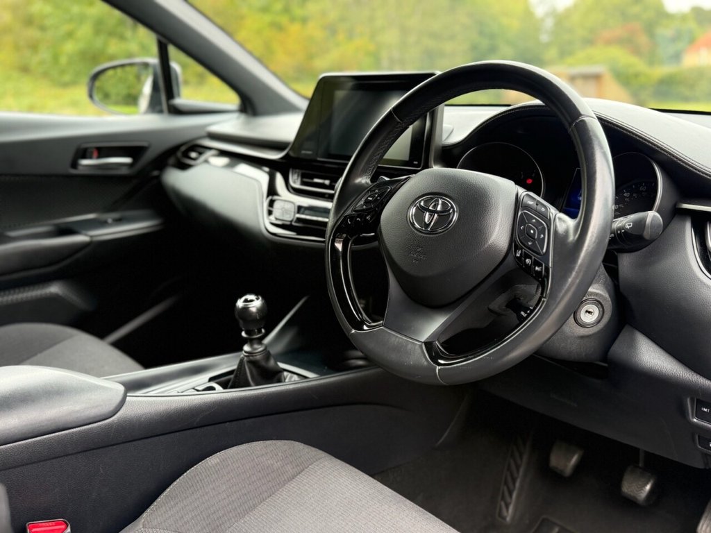 Used Toyota C-HR 2019 for sale - 76338378: Photo 12