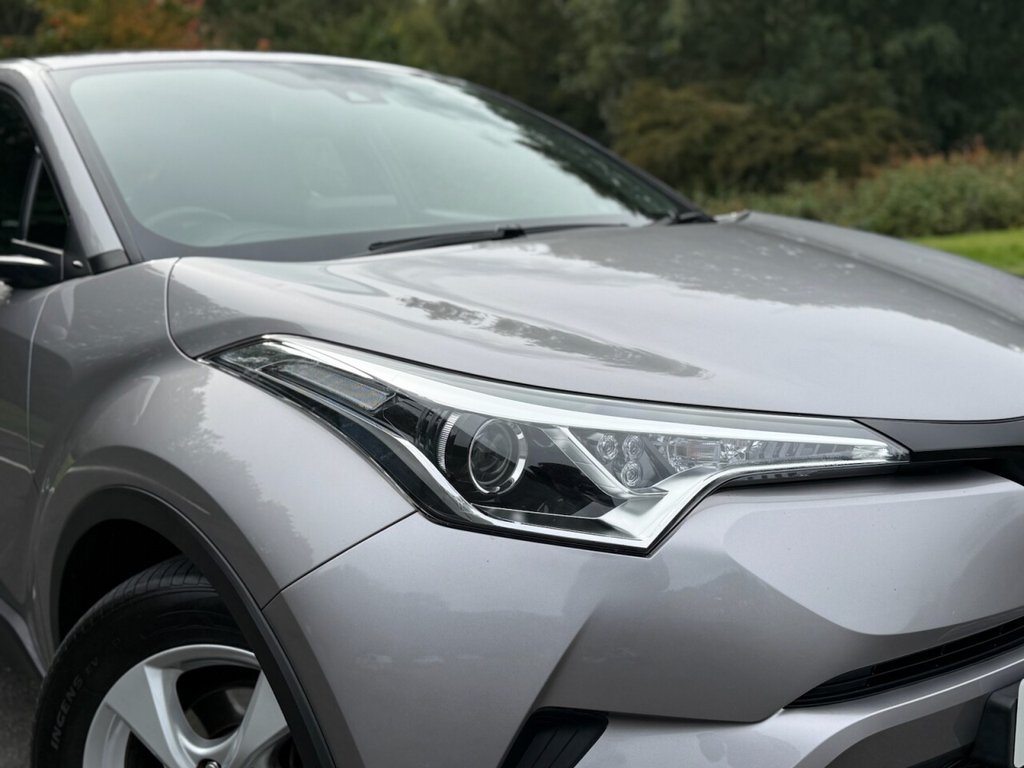 Used Toyota C-HR 2019 for sale - 76338378: Photo 7