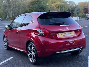 Peugeot 208 feature image 3