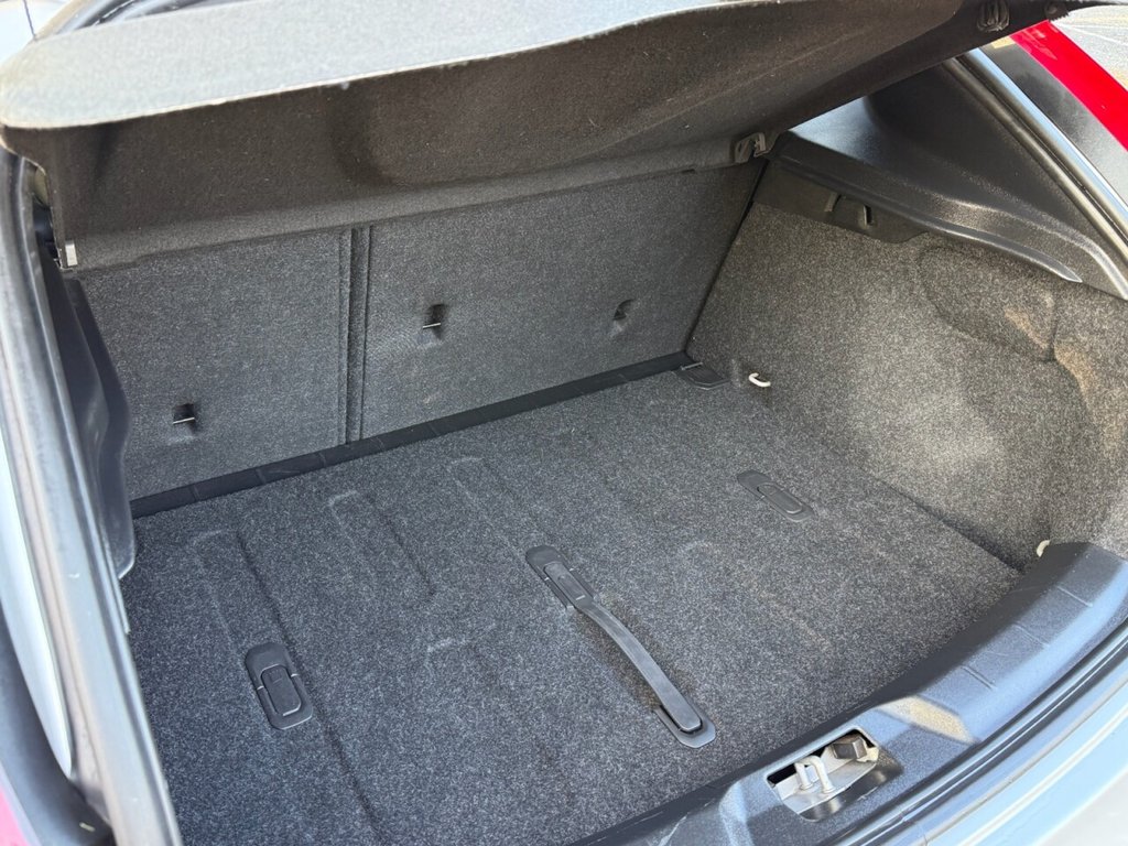 Used Volvo V40 2018 for sale - 76514570: Photo 24