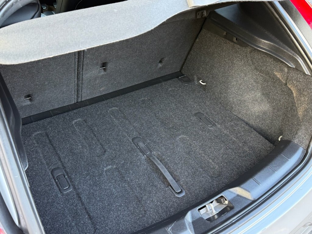 Used Volvo V40 2018 for sale - 76514570: Photo 25