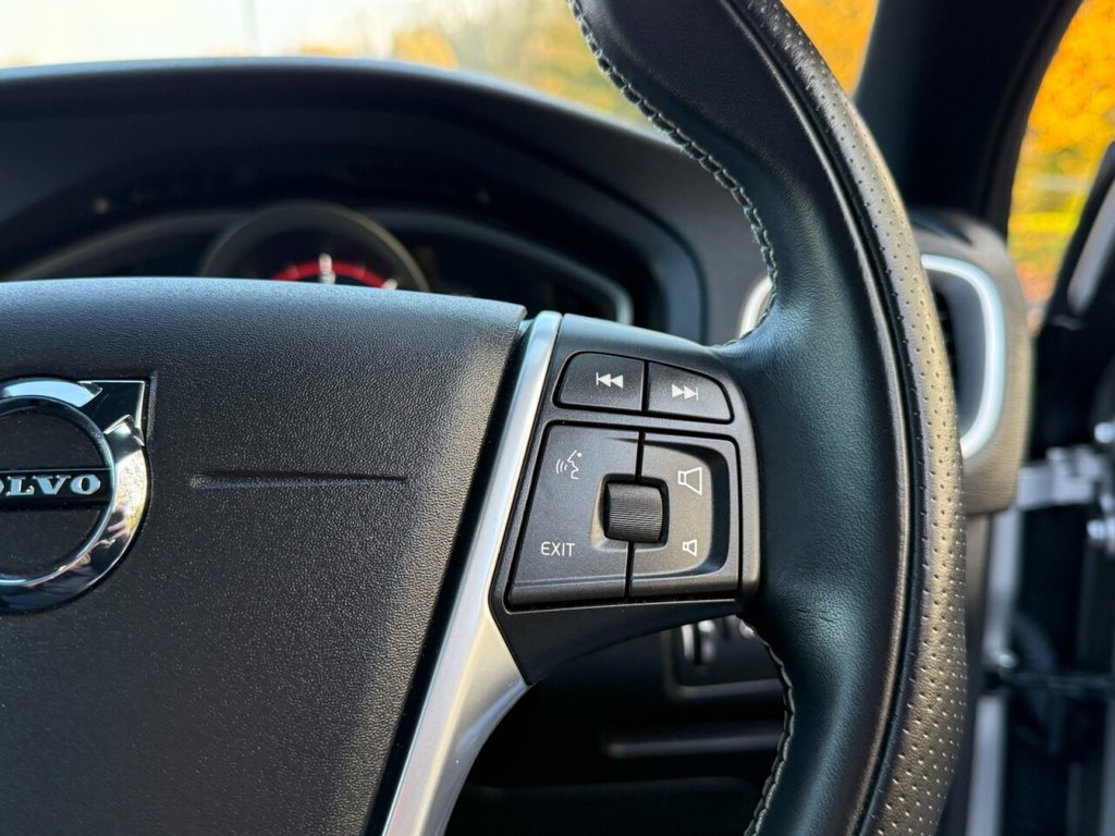 Used Volvo V40 2018 for sale - 76514570: Photo 38