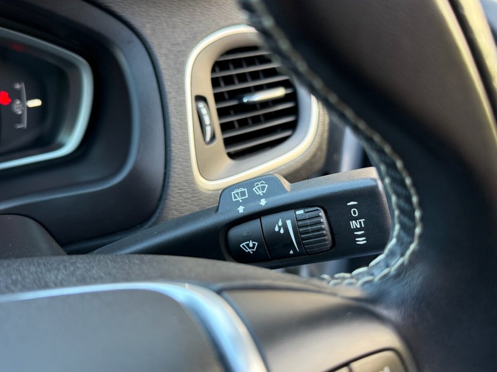 Used Volvo V40 2018 for sale - 76514570: Photo 39