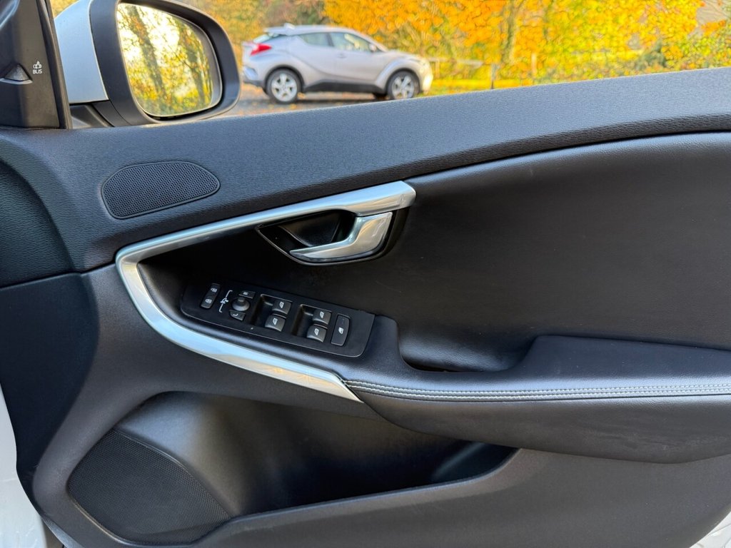 Used Volvo V40 2018 for sale - 76514570: Photo 41