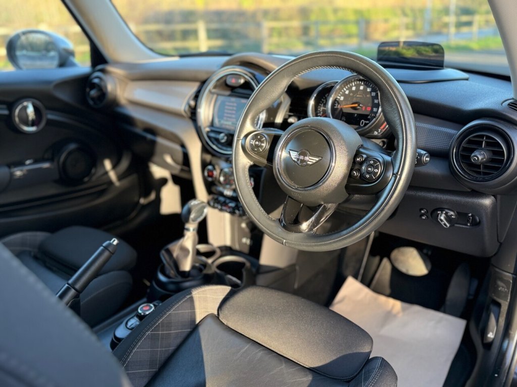 Used MINI Hatch 2018 for sale - 76868200: Photo 8