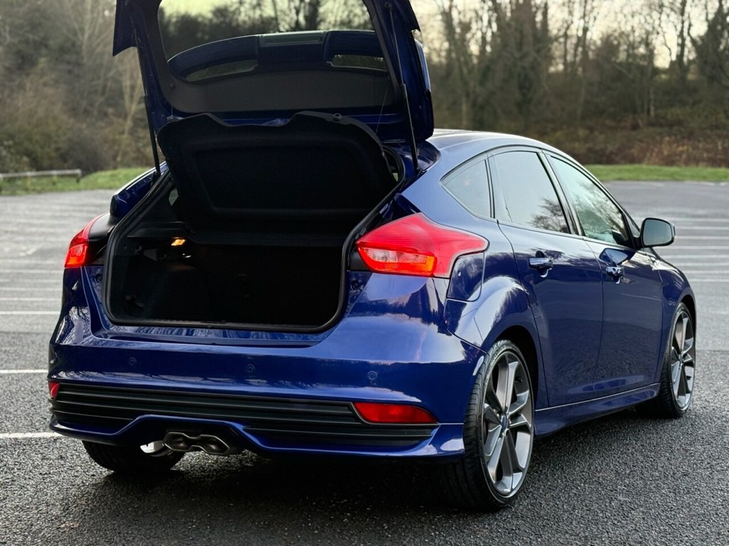 Used Ford Focus 2017 for sale - 76966307: Photo 11