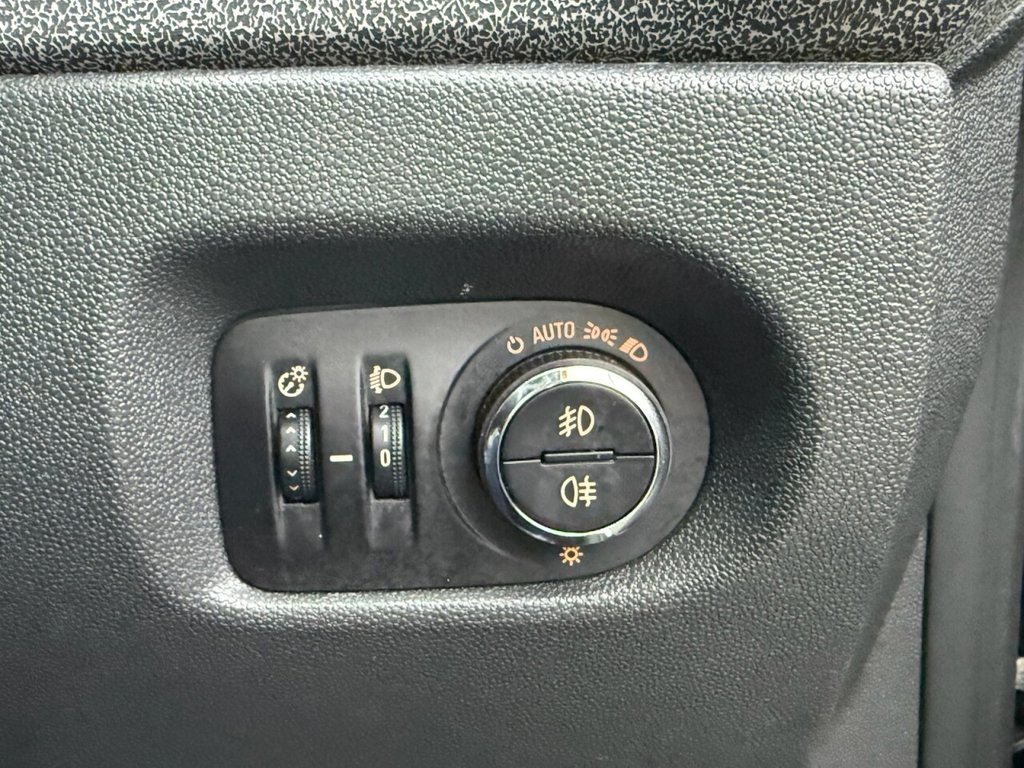 Used Vauxhall Corsa 2012 for sale - 76731232: Photo 34