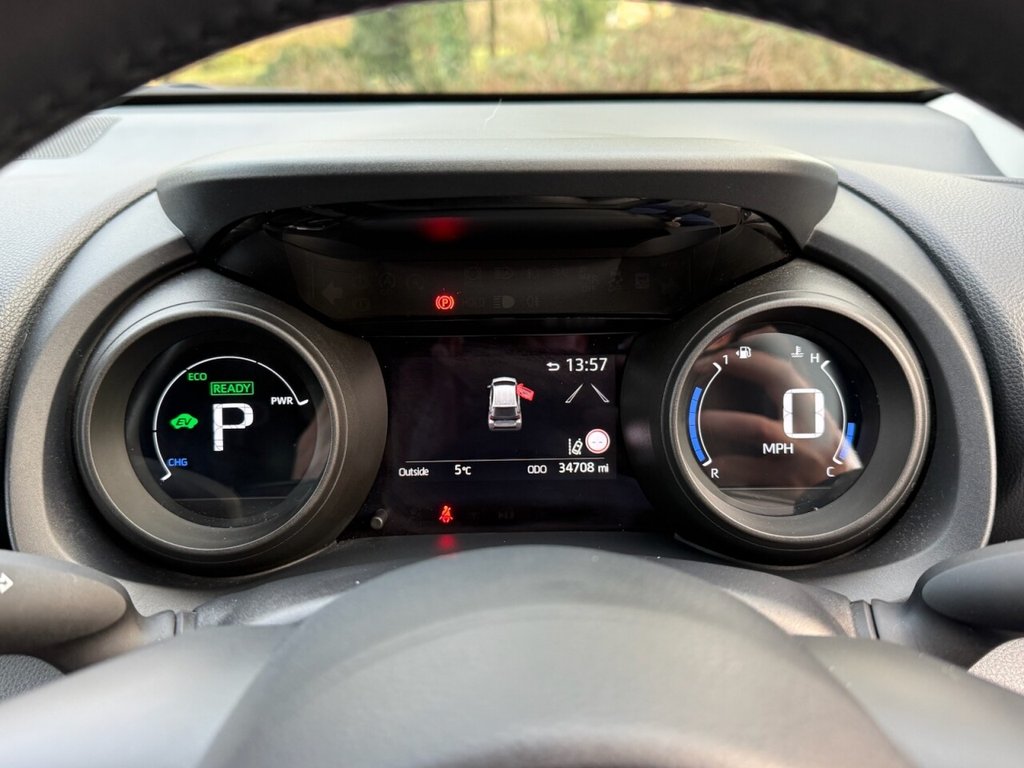 Used Toyota Yaris 2021 for sale - 77042590: Photo 32