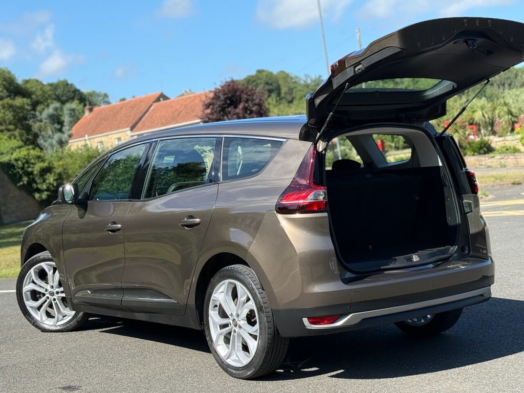 Used Renault Grand Scenic 2020 for sale - 76338380: Photo 16