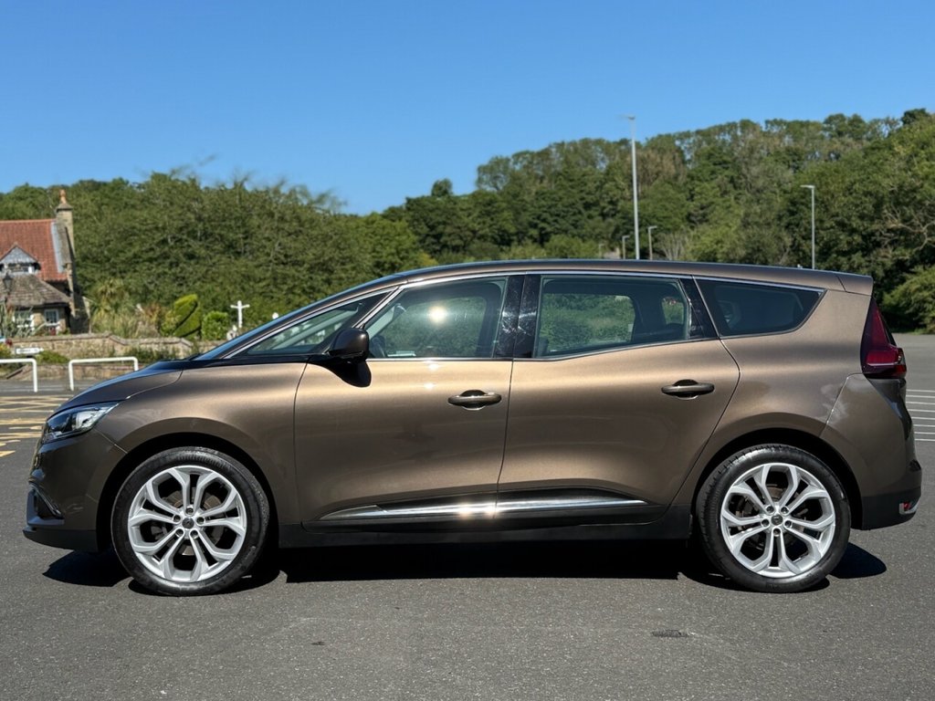 Used Renault Grand Scenic 2020 for sale - 76338380: Photo 17