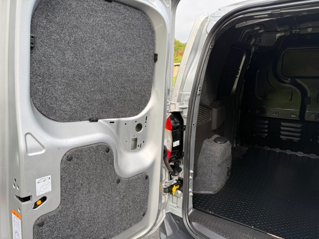 Used Ford Transit Courier 2022 for sale - 76338412: Photo 26