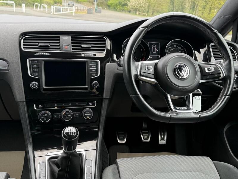 Used Volkswagen Golf 2016 for sale - 77850789: Photo 2