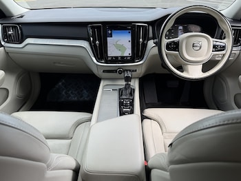 Used Volvo V60 2019 for sale - 79514495: Photo
