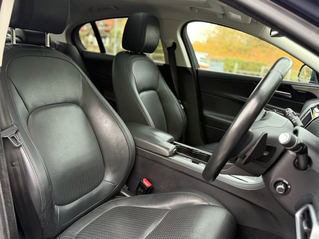 Used Jaguar XE 2017 for sale - 76417841: Photo 10