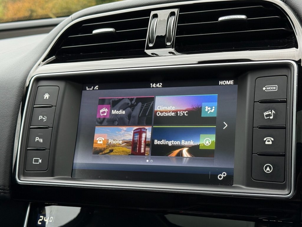 Used Jaguar XE 2017 for sale - 76417841: Photo 25