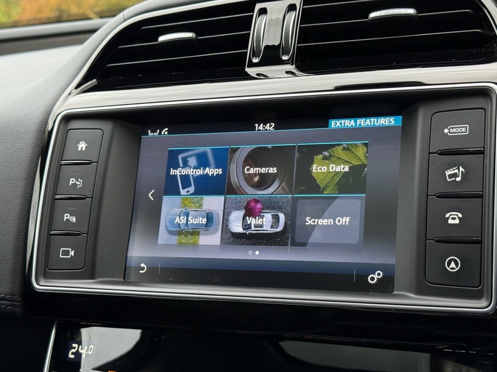 Used Jaguar XE 2017 for sale - 76417841: Photo 26