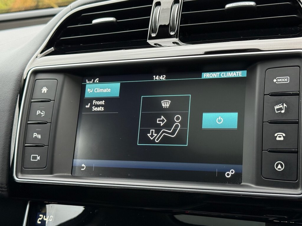 Used Jaguar XE 2017 for sale - 76417841: Photo 28