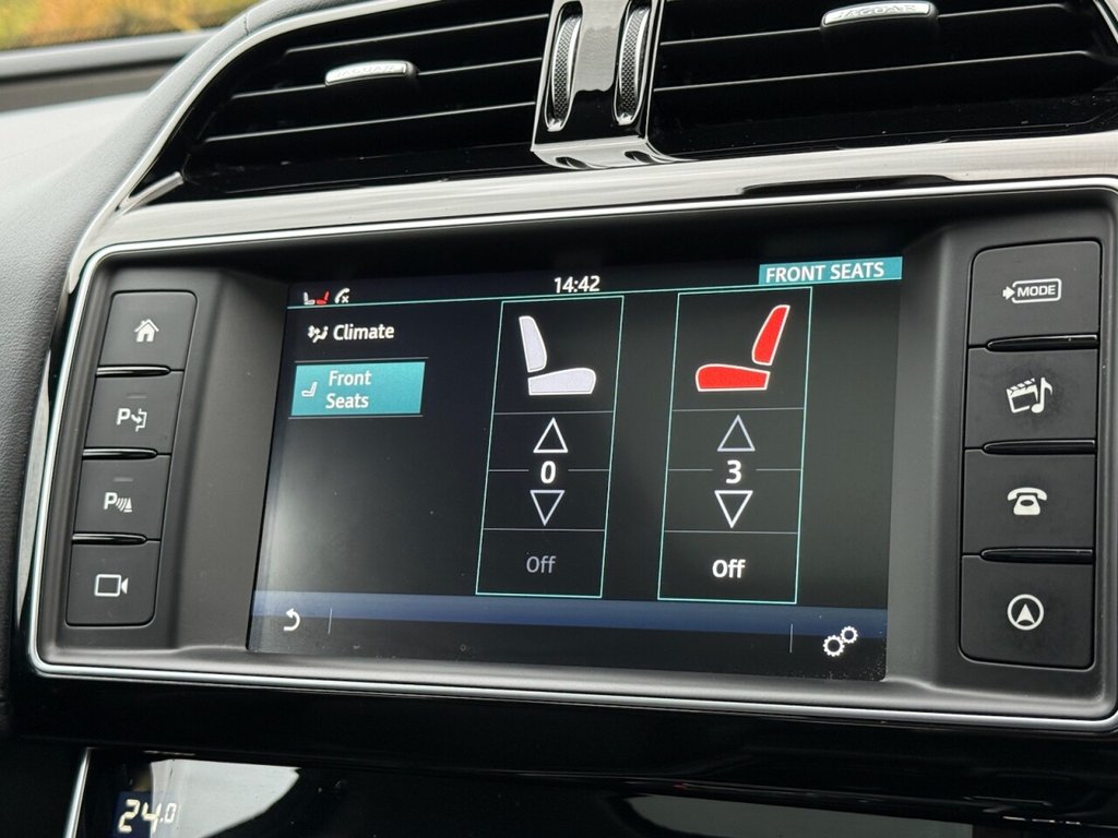 Used Jaguar XE 2017 for sale - 76417841: Photo 29