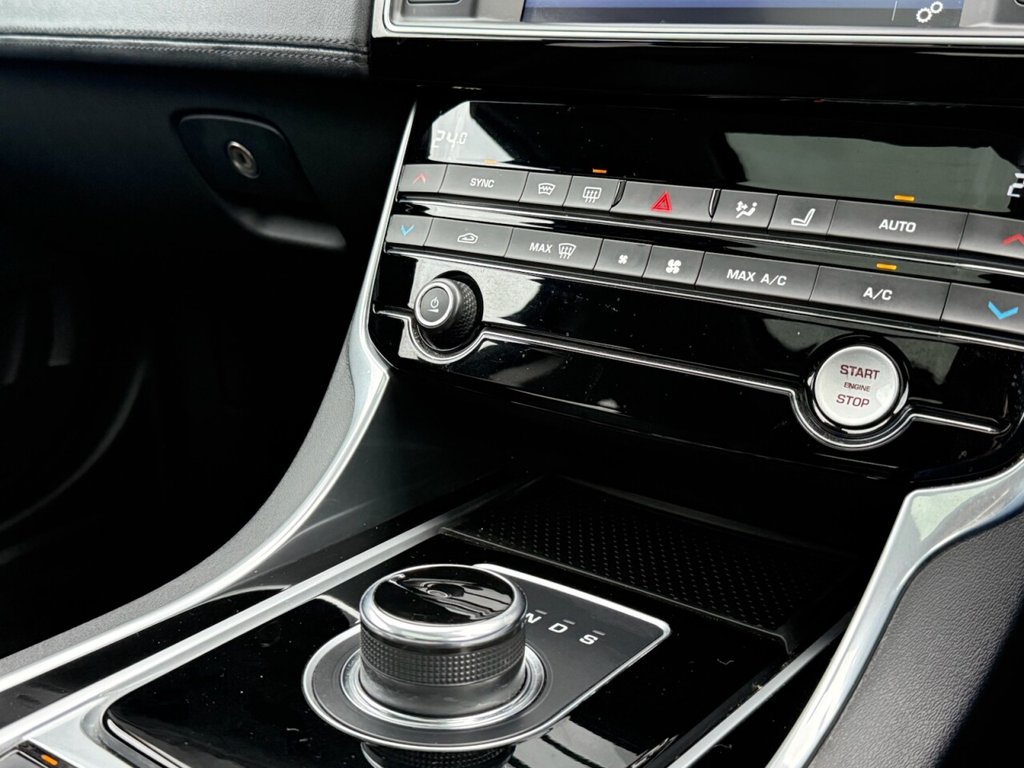 Used Jaguar XE 2017 for sale - 76417841: Photo 32