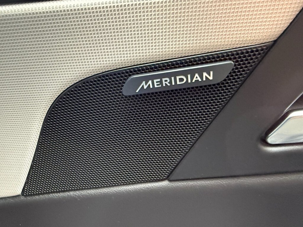 Used Jaguar XE 2017 for sale - 76417841: Photo 6