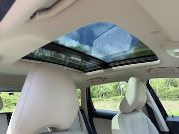 Used Volvo XC60 2017 for sale - 78177476: Photo