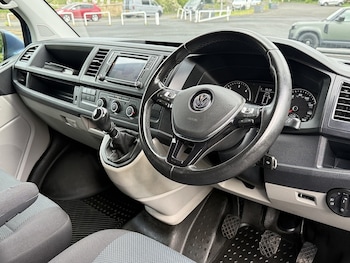 Used Volkswagen Transporter 2016 for sale - 79435845: Photo