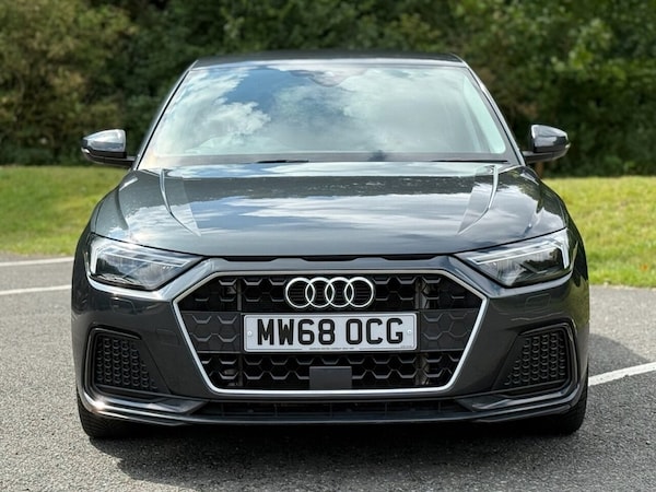 Used Audi A1 2018 for sale - 76338361: Photo 2