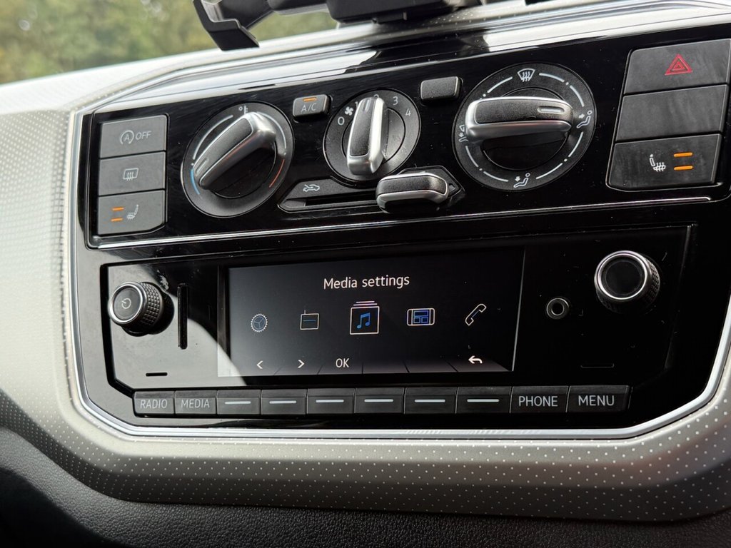 Used Volkswagen up! 2018 for sale - 76338387: Photo 29