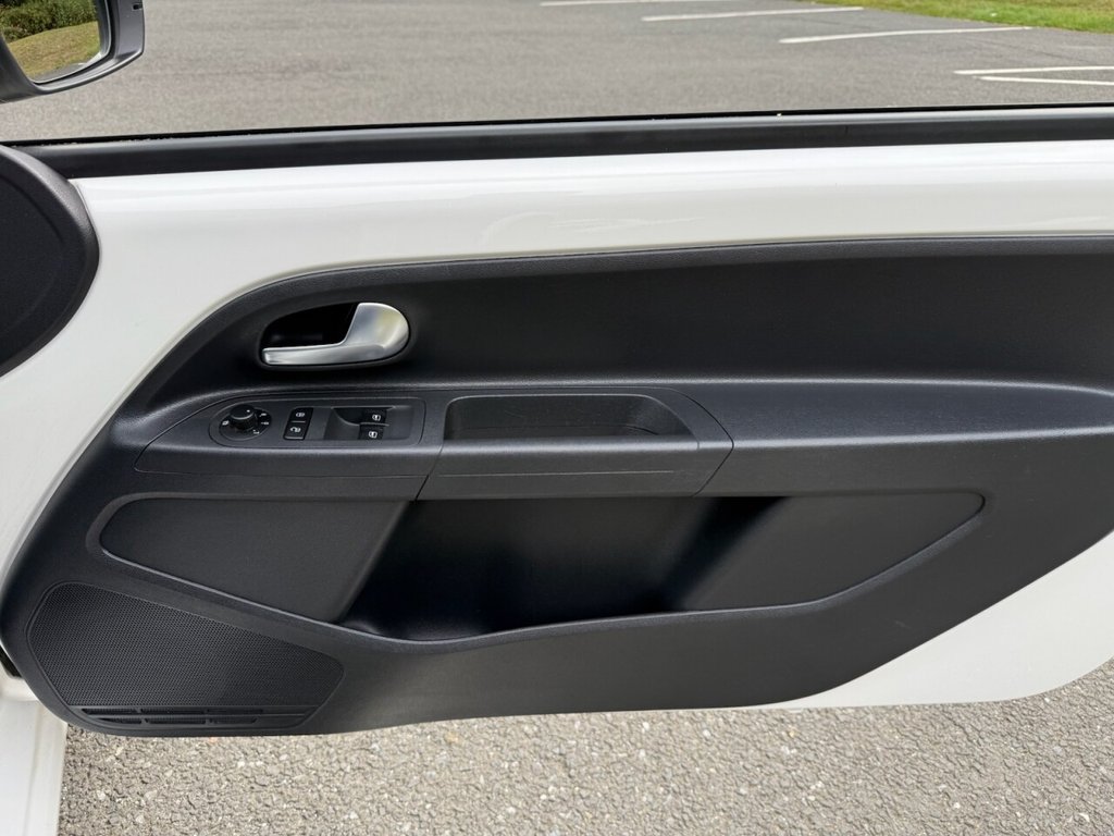 Used Volkswagen up! 2018 for sale - 76338387: Photo 39