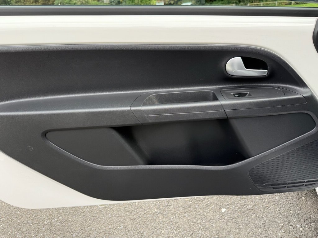 Used Volkswagen up! 2018 for sale - 76338387: Photo 41