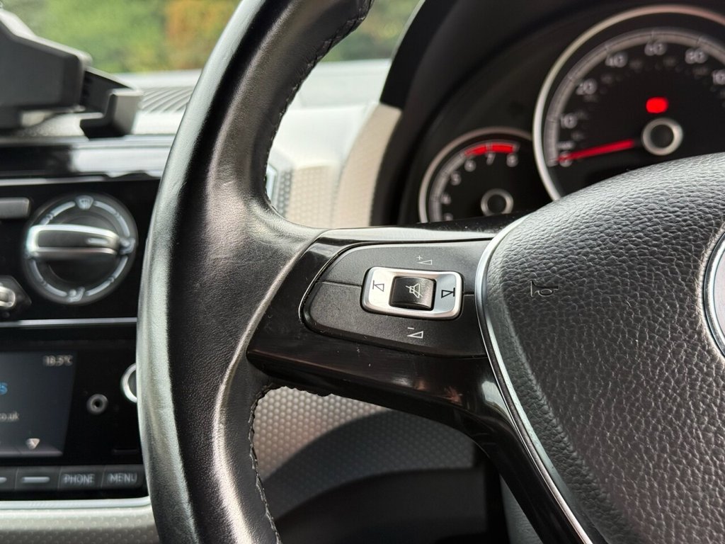 Used Volkswagen up! 2018 for sale - 76338387: Photo 44