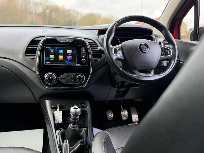 Used Renault Captur 2016 for sale - 77850835: Photo 2