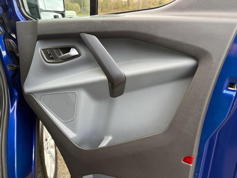 Used Ford Tourneo Custom 2018 for sale - 77850851: Photo 46