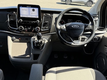 Used Ford Tourneo Custom 2018 for sale - 78716057: Photo