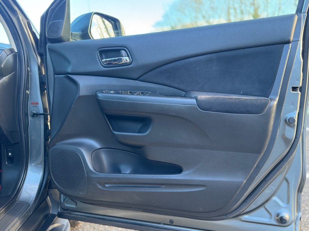 Used Honda CR-V 2015 for sale - 77152885: Photo 32