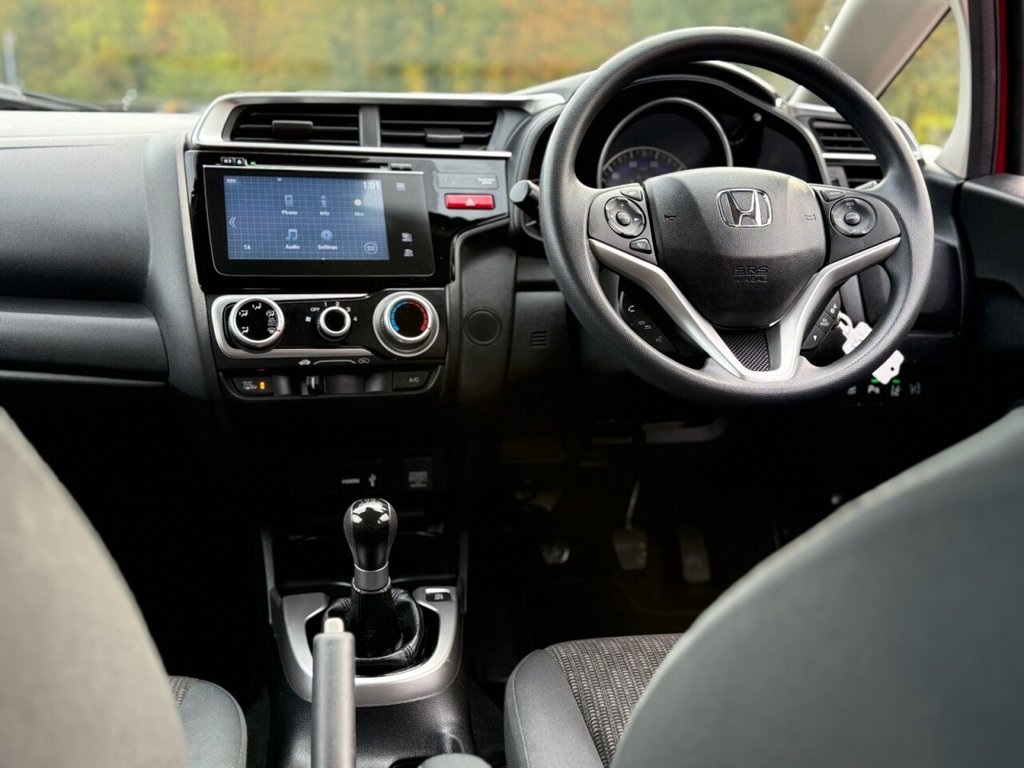 Used Honda Jazz 2016 for sale - 76338401: Photo 2