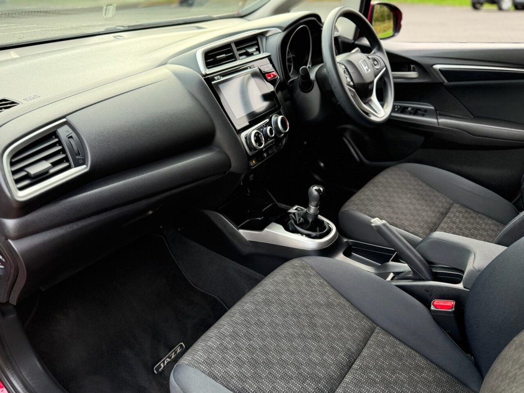 Used Honda Jazz 2016 for sale - 76338401: Photo 24