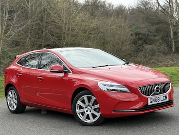 Used Volvo V40 2018 for sale - 79435810: Photo