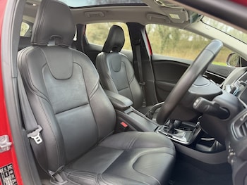 Used Volvo V40 2018 for sale - 79435810: Photo