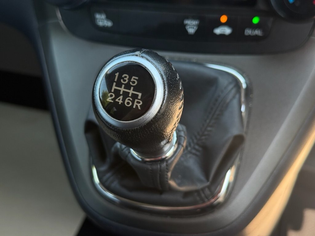 Used Honda CR-V 2010 for sale - 76338362: Photo 21