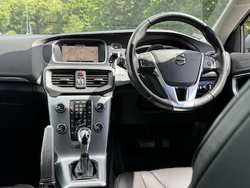 Used Volvo V40 2017 for sale - 78819797: Photo